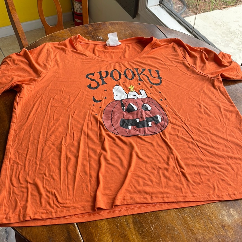 Peanuts Snoopy Munki Munki Halloween shirt. Woman size 2x